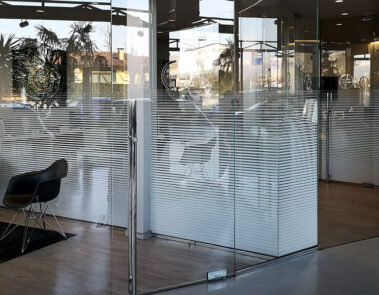 Belsőépítészeti, ablak és bútorfóliák - uveg folia 3 üveg sötétítés fólia